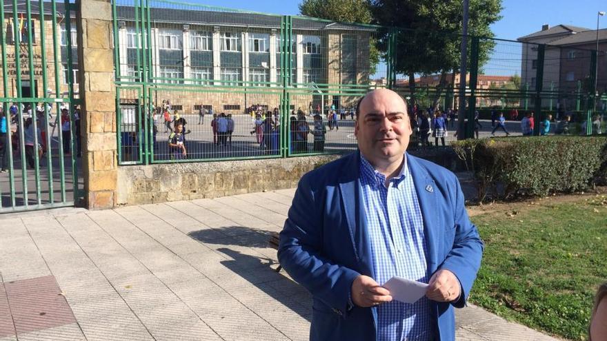 Caunedo acusa al tripartito de que los colegios públicos &quot;no son su prioridad&quot;