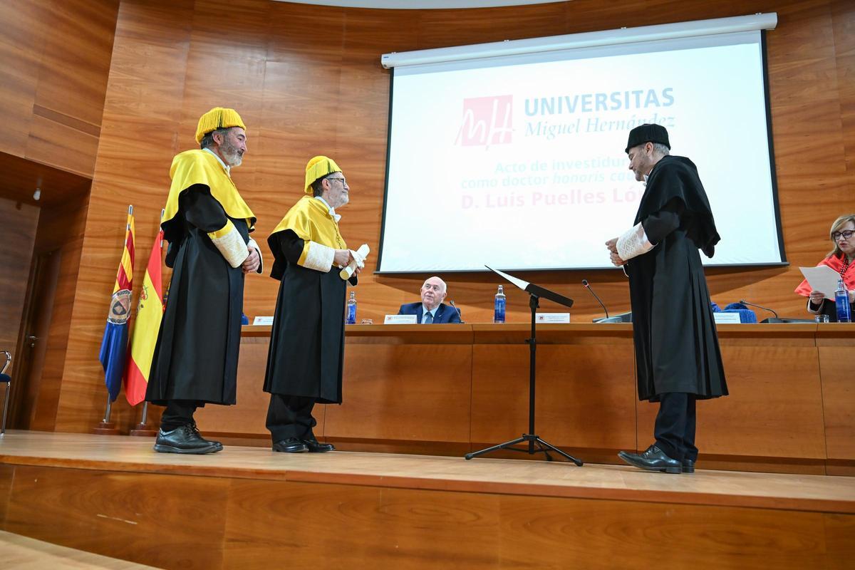 Así ha sido la ceremonioa de nombramiento como Doctor Honoris Causa al investigador Luis Puelles en la Universidad Miguel Hernández de Elche