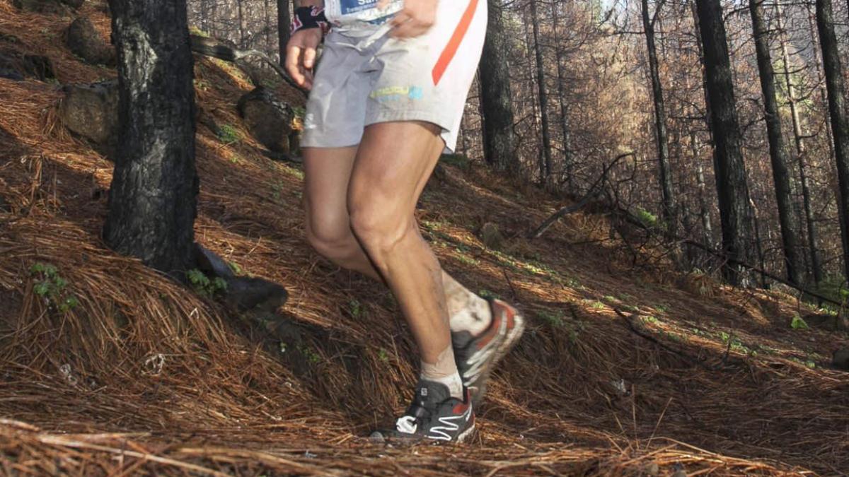 Imagen de archivo de un atleta en la montaña