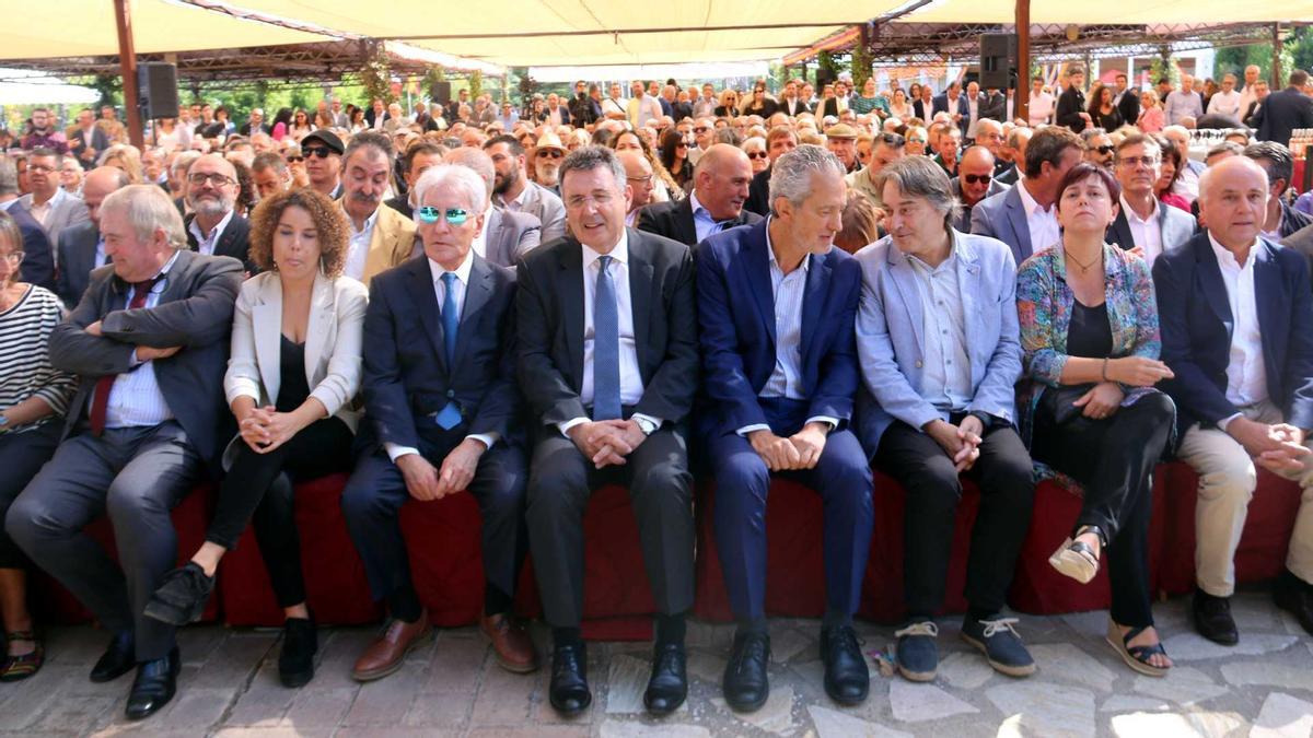 Autoritats i sector turístic gironí durant la commemoració del Dia Mundial del Turisme a Masarac