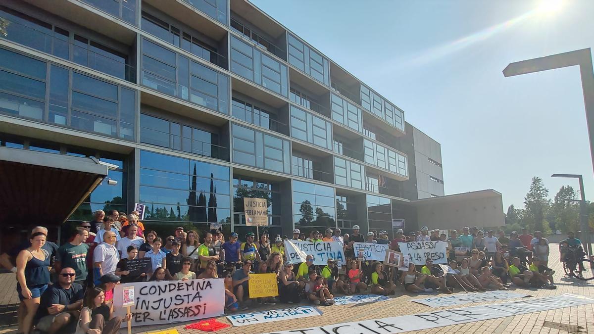 Vídeo | Clam contra la condemna "insuficient" al conductor que va matar una ciclista als Àngels