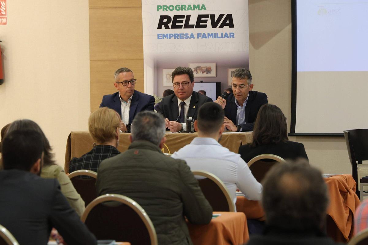 Fotogalería | Empresarios e instituciones se han dado cita este miércoles en Cáceres en torno al relevo generacional Fotogalería | Empresarios e instituciones se han dado cita este miércoles en Cáceres en torno al relevo generacional