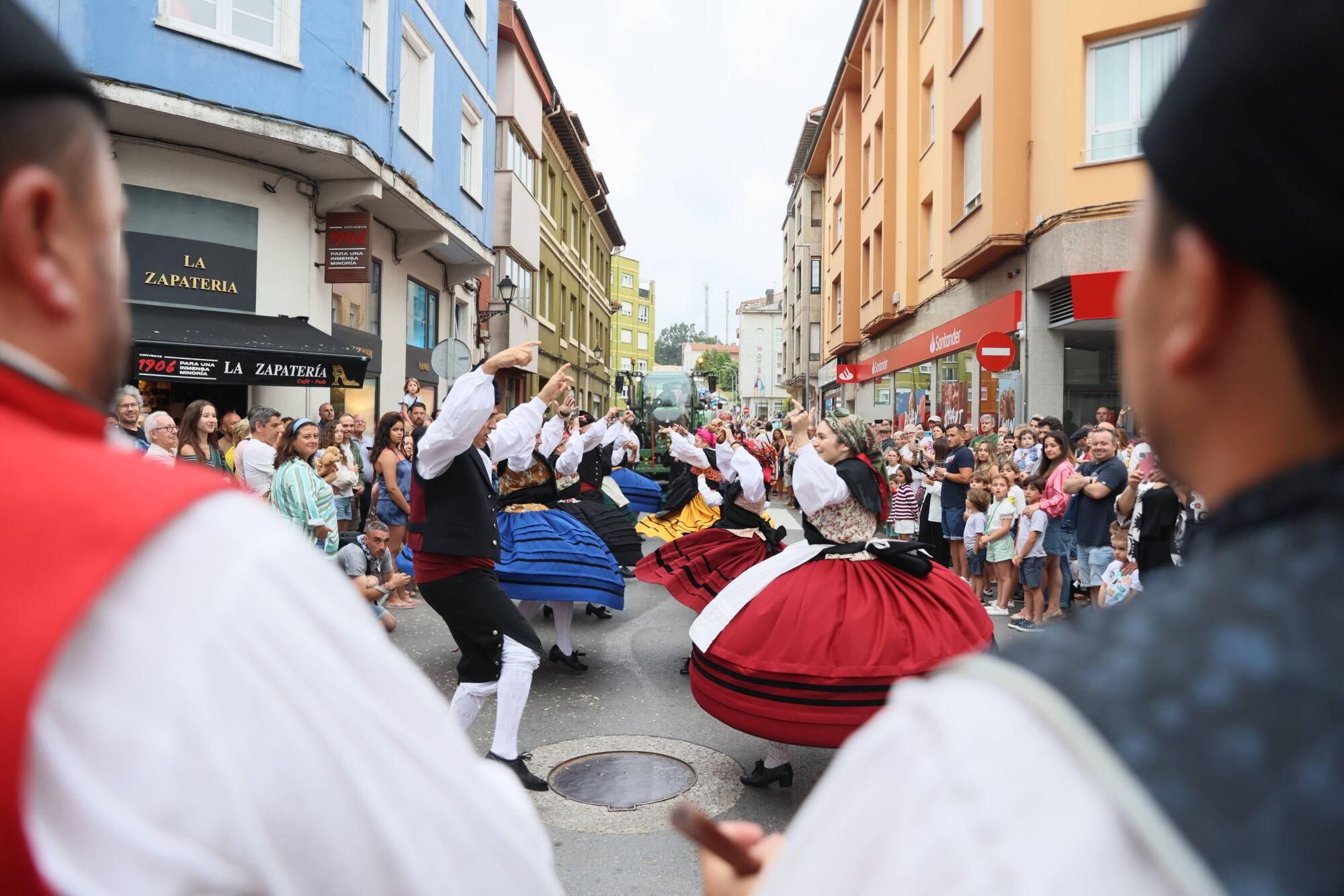 EN IMÁGENES: El desfile de carrozas por las fiestas del Carmen de Luancoi