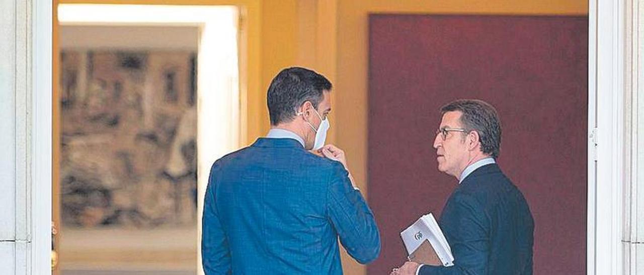 Pedro Sánchez y Alberto Núñez Feijóo, en La Moncloa.