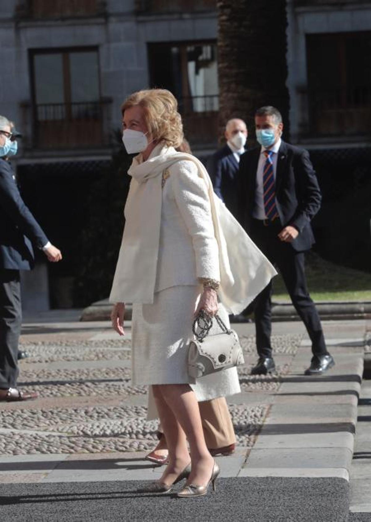 La Reina, Doña Sofía, a su llegada a Oviedo La Reina, Doña Sofía, a su llegada a Oviedo