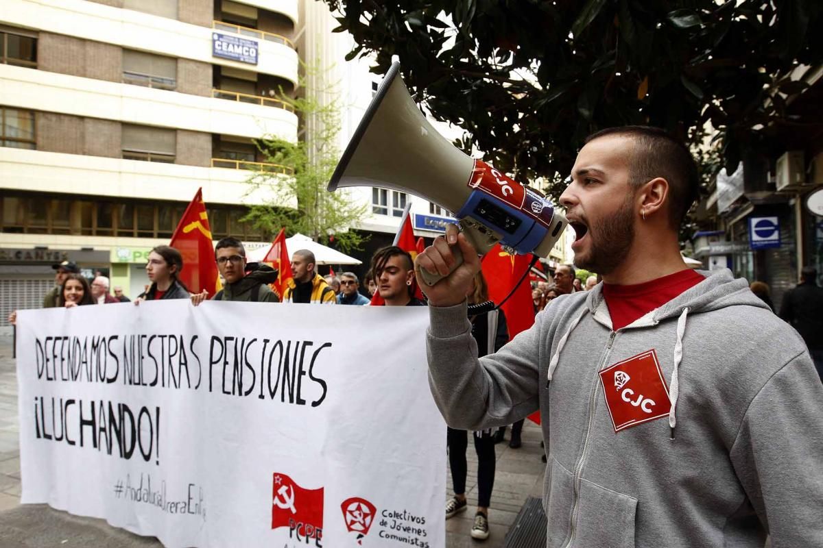 Unas 5.000 personas defienden en la calle la subida de las pensiones públicas