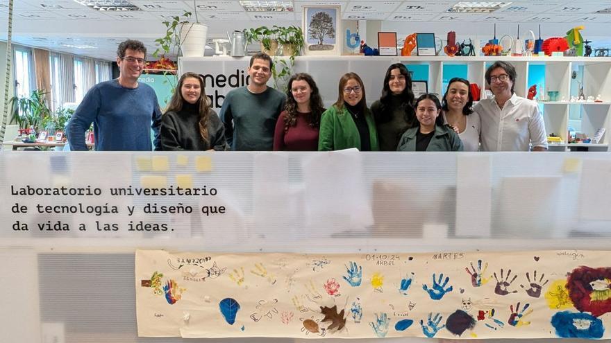 Estudiantes del Máster en Innovación Social de la UA visitan el MediaLab de la Universidad de Oviedo