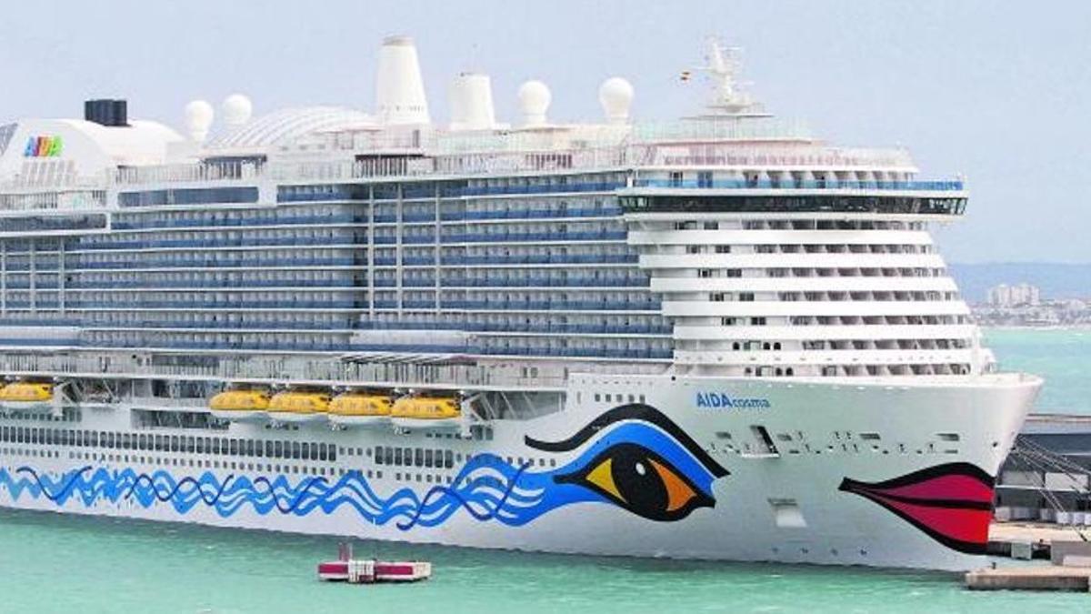 Das neue Kreuzfahrtschiff &quot;Aida Cosma&quot; hat am Samstag am Hafen von Palma angelegt.