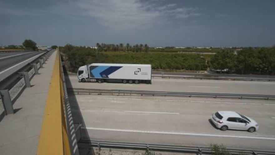 La autopista AP-7, en el tramo situado al sur de Oliva.