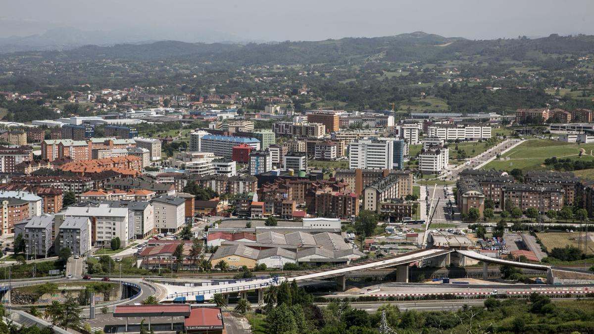 Oviedo se vuelca en la economía local para recuperar &quot;hasta el último empleo&quot;