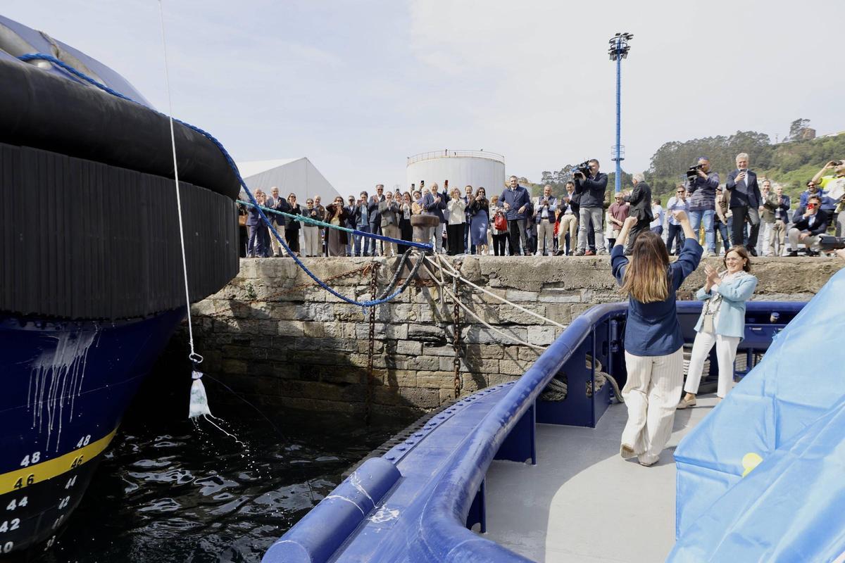 El amadrinamiento del "RG Nora" en el Puerto de Gijón, en imágenes El amadrinamiento del "RG Nora" en el Puerto de Gijón, en imágenes