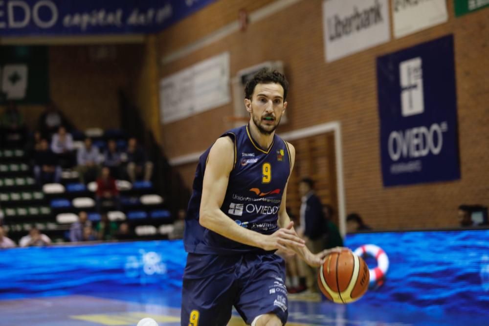 El partido entre el Oviedo Baloncesto y el Huesca, en imágenes