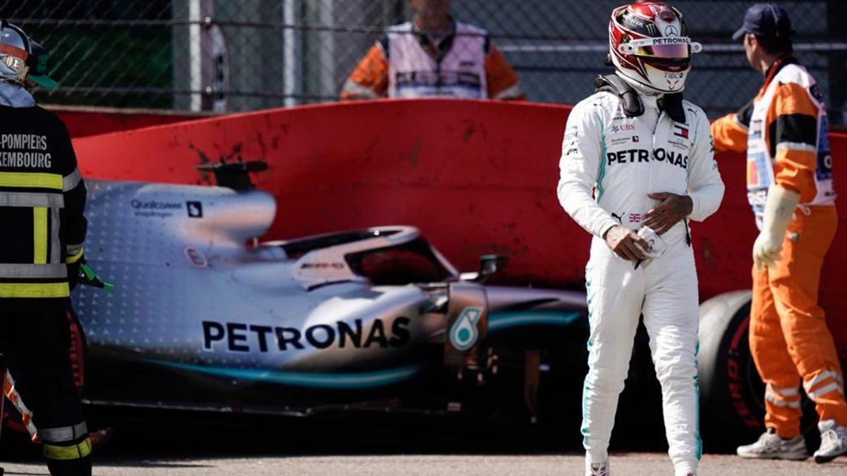 jviaplanamercedes  british driver lewis hamilton walks next190831130932