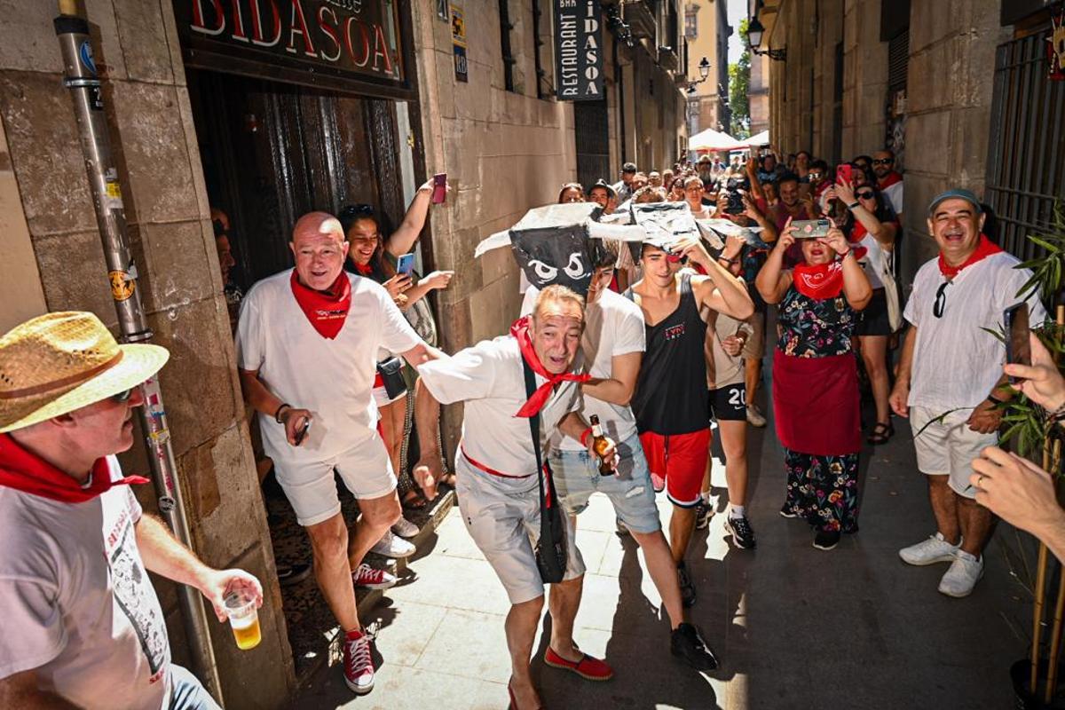 El barrio Gòtic celebra su San Fermín