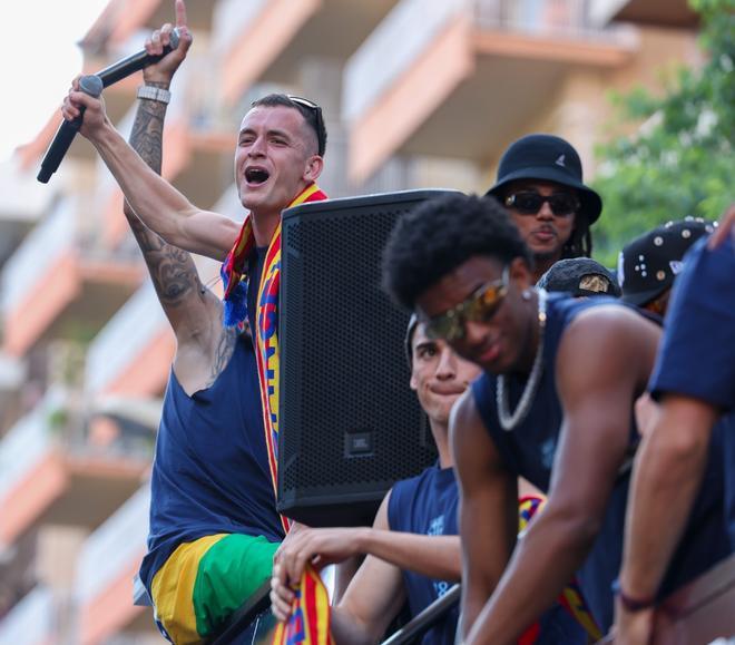 ¡De locos! Las mejores imágenes de una ciudad entregada al Barça