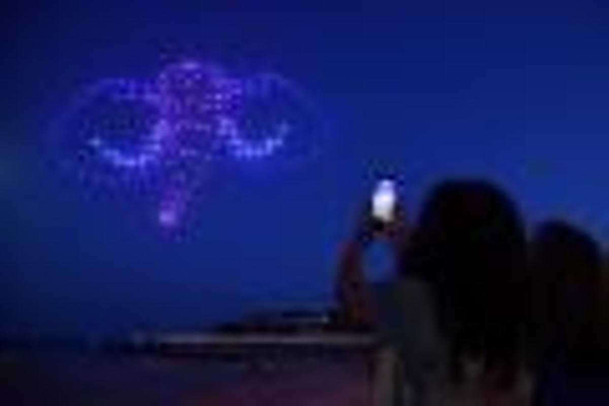 Magaluf weiht neue Promenade mit spektakulärer Drohnenshow ein