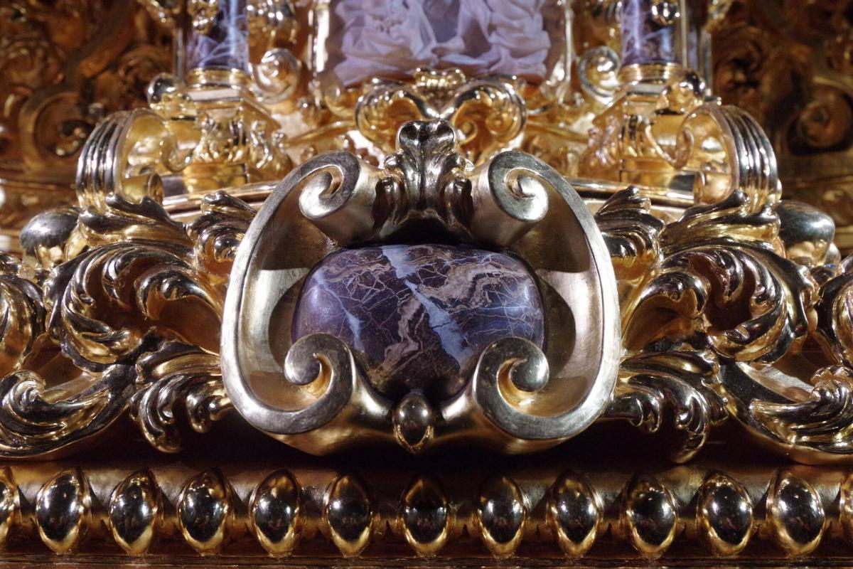 El Cristo del Amor estrena una joya para la Semana Santa de Málaga 2026