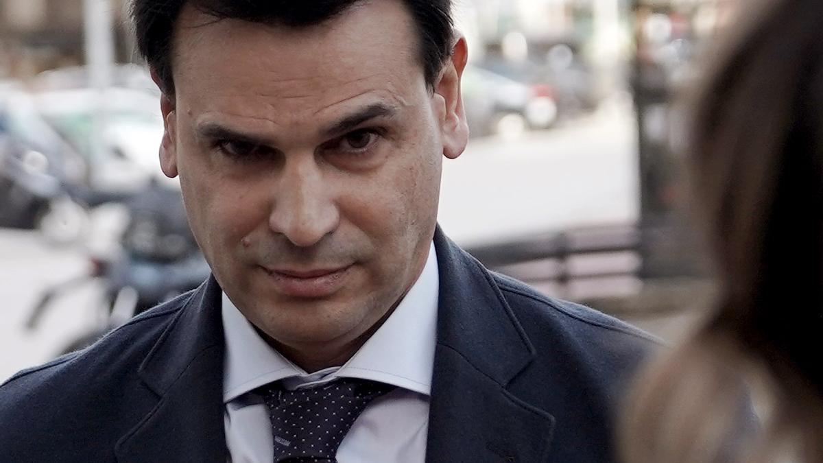 El fiscalista de la pareja de Ayuso niega el delito: asegura que fue contratado cuando ya investigaba Hacienda