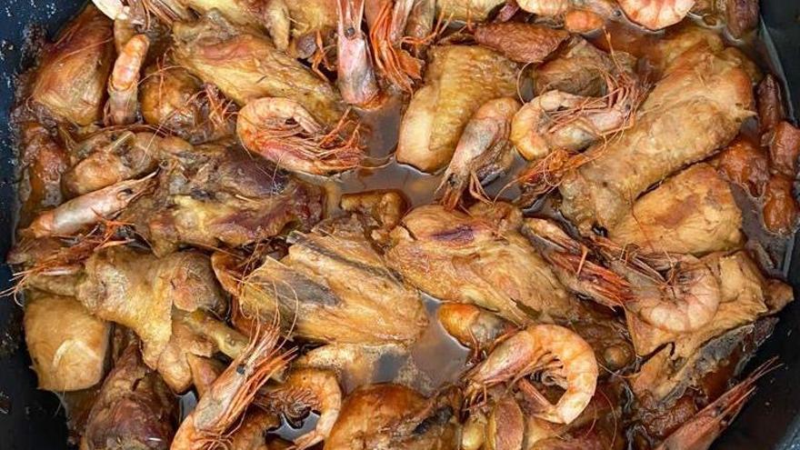 La cassola casolana de pollastre amb gambes.