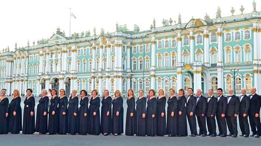 Los integrantes de la Capella Mallorquina, en San Petersburgo.