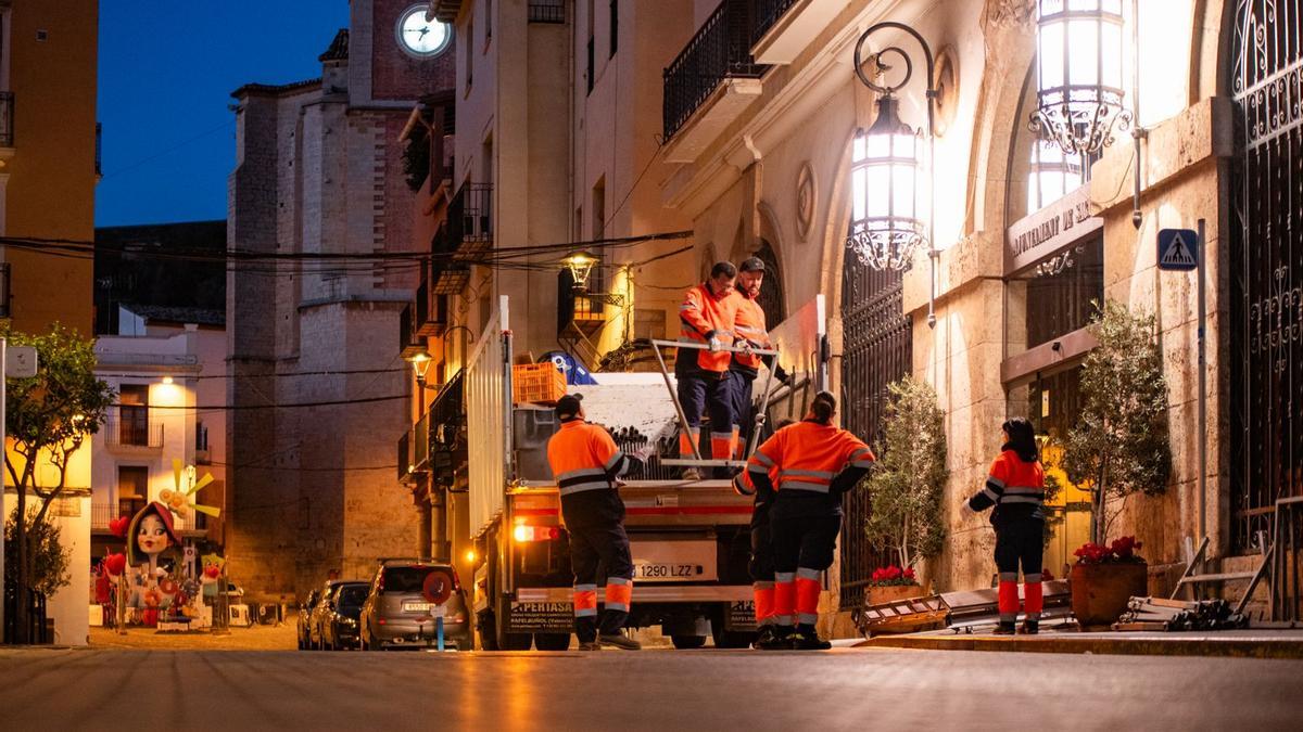 Operarios, en pleno trabajo.