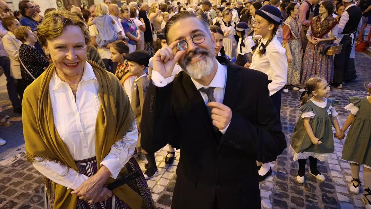 Alcoy se viste de época con la VII Feria Modernista