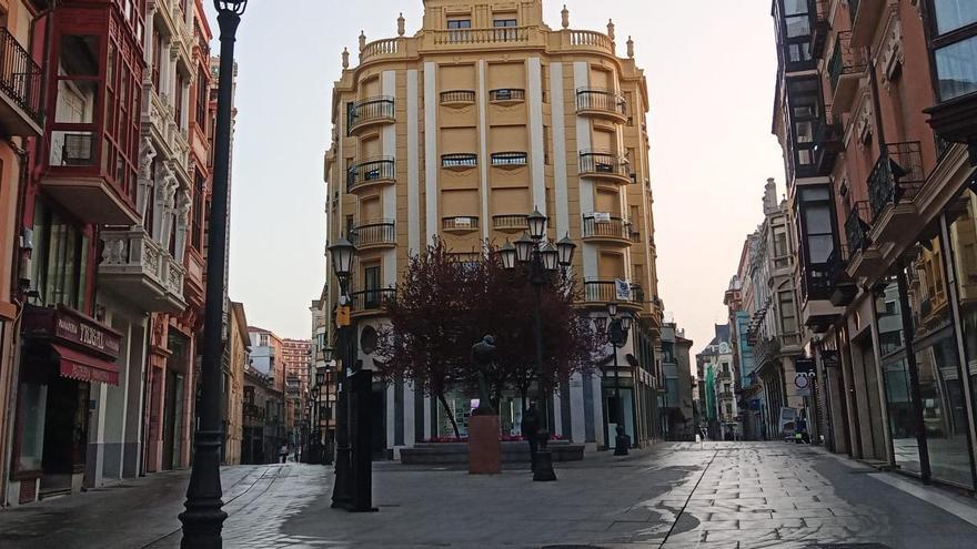 Plaza de Sagasta y vistas de San Torcuato y Santa Clara.