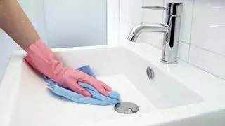 El truco para lavar los trapos y las bayetas que los dejará como nuevos