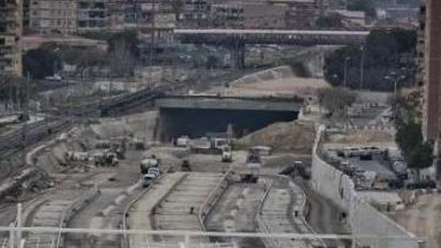 Obras del último tramo del AVE, que saldrá en superficie al pasar el Puente Rojo.