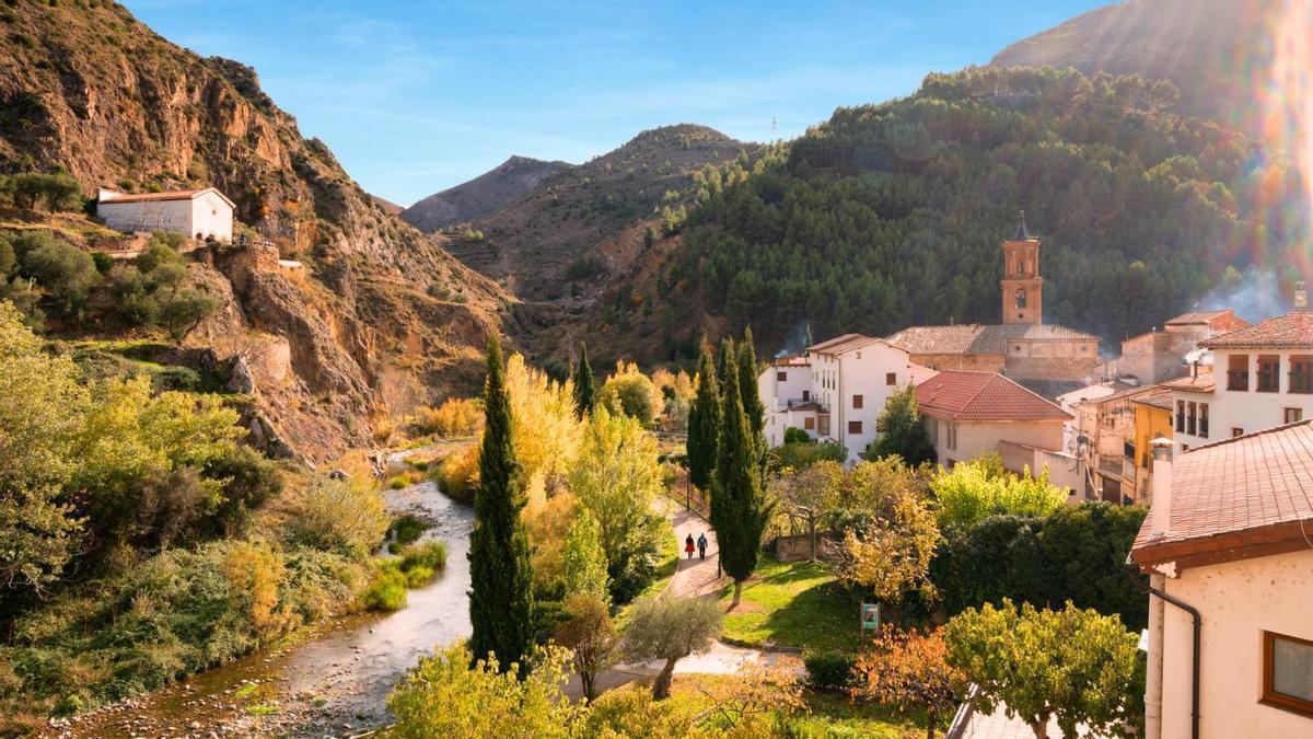 El pueblo situado en la comarca de Arnedo que tiene las pozas termales más famosas de toda la región