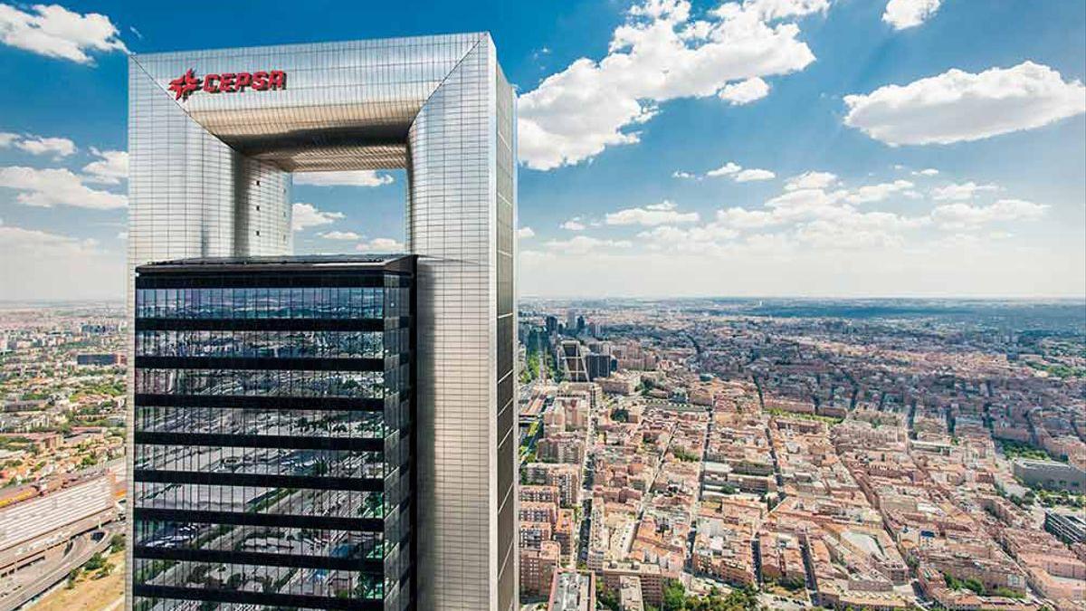 Vista de la Torre Cepsa de Madrid.