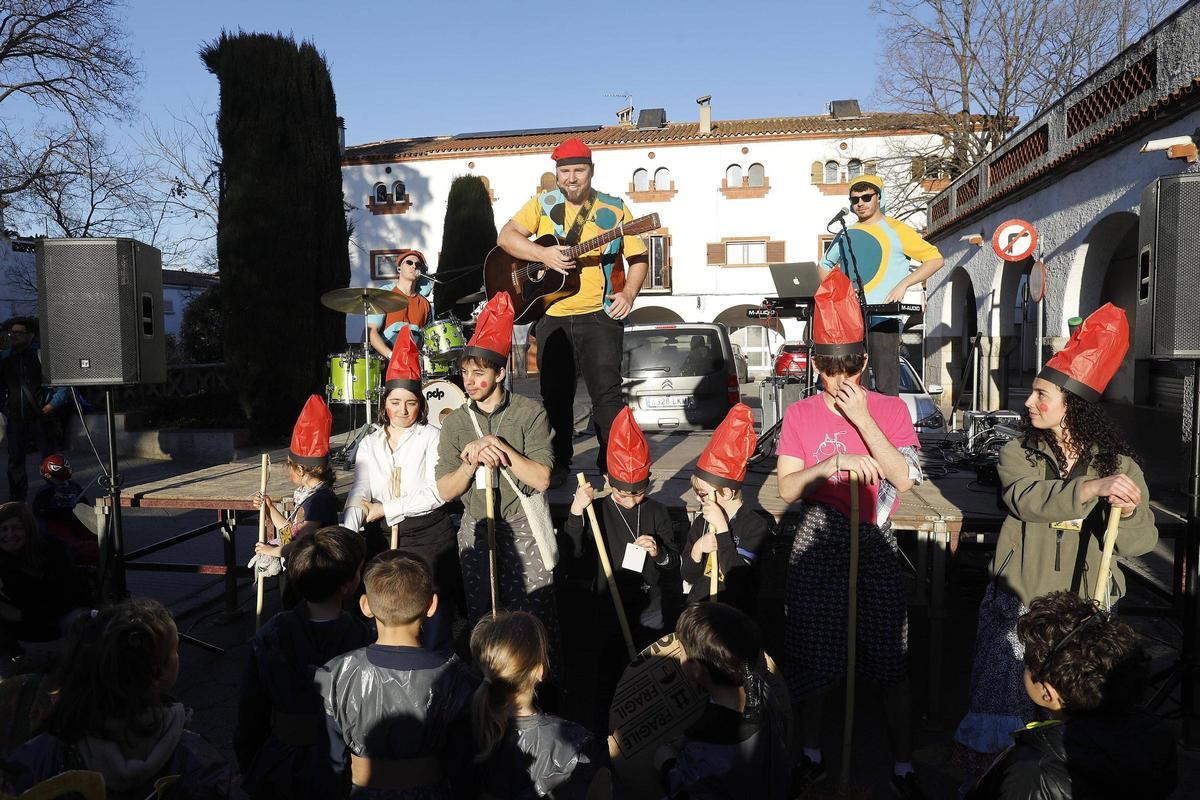 Imatges dels carnavals a barris de Girona