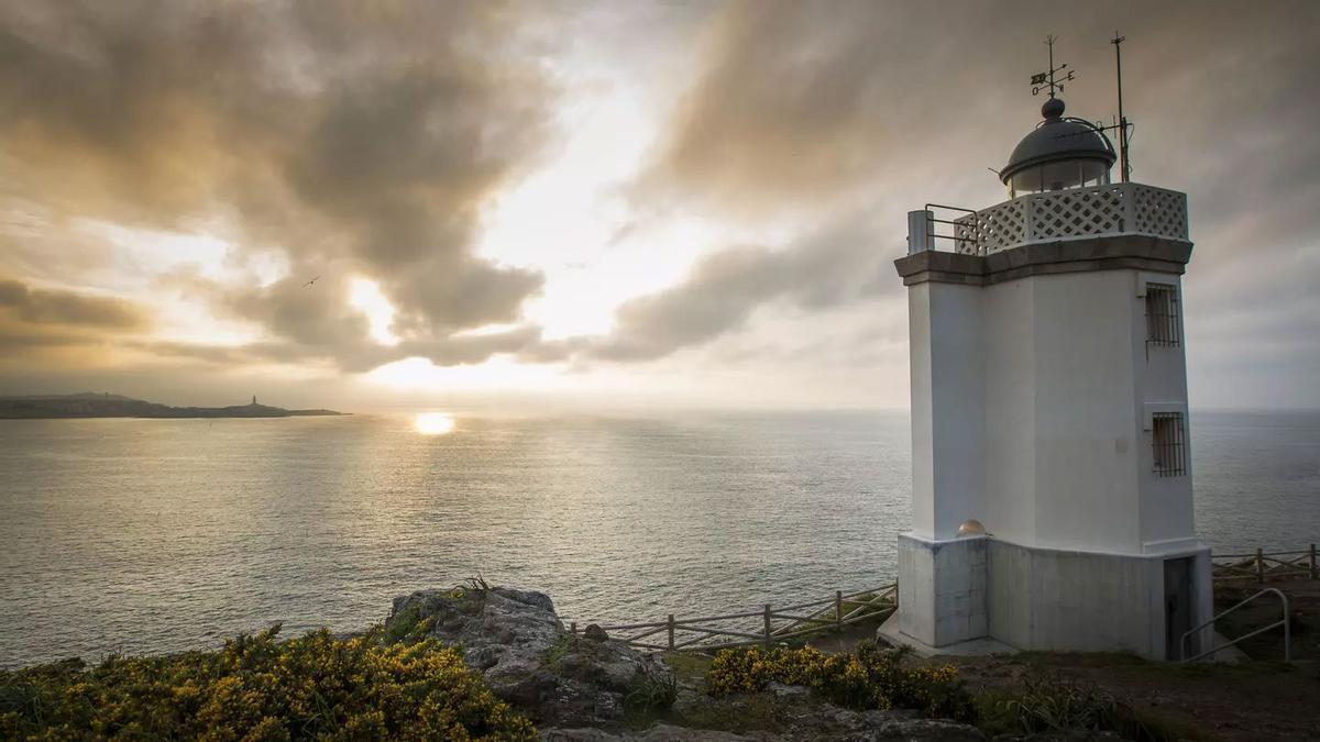 El faro de Mera de Oleiros será el epicentro de la retransmisión del eclipse