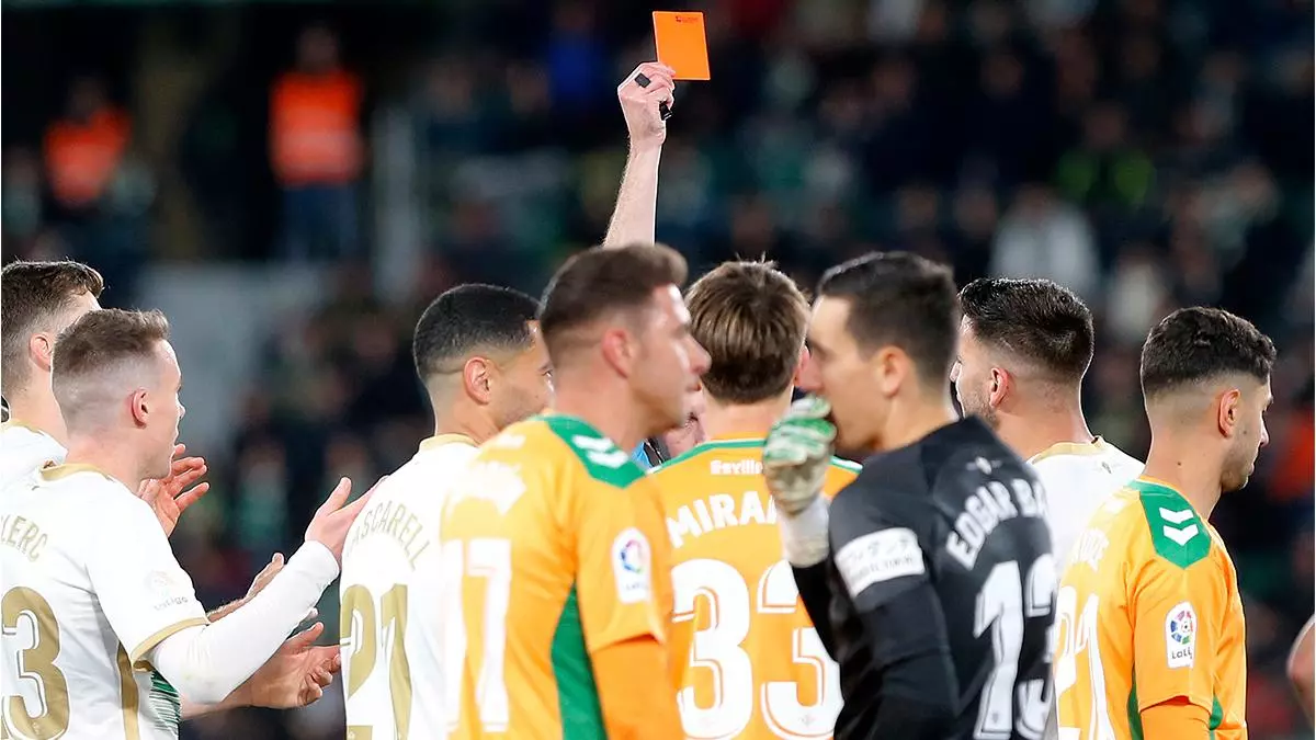 El Elche, ante el Barça con Lautaro Blanco y las dudas de Magallán y Nteka