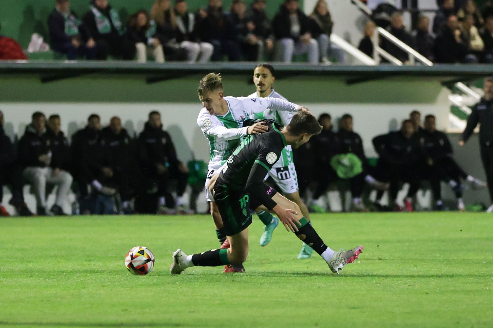 Antequera-Córdoba CF: las imágenes del partido en El Maulí