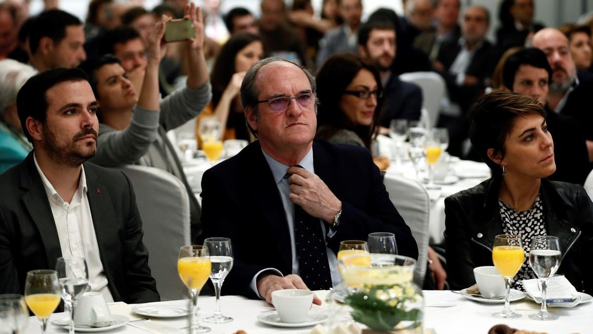 Lorena Ruiz-Huerta, con Alberto Garzón y Ángel Gabilondo