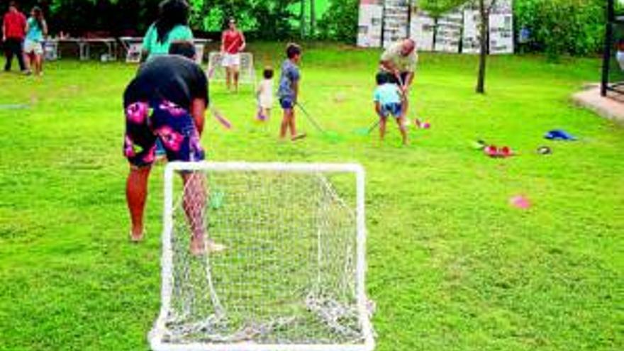 Los vecinos de Santiago del Campo disfrutan de los deportes del mundo