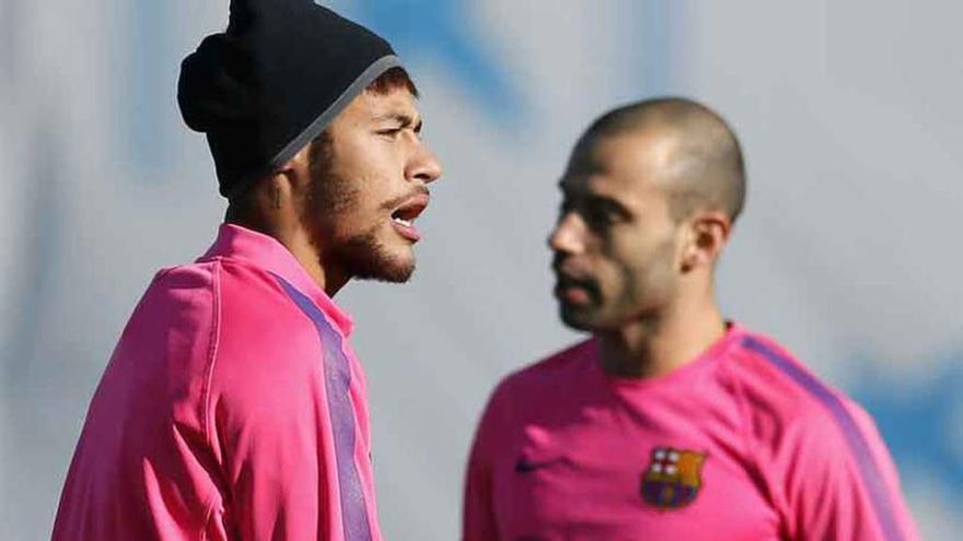 Neymar y Mascherano en un entrenamiento del FC Barcelona.