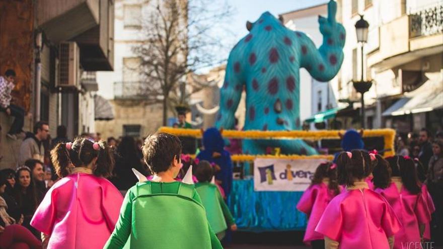 Los menores que quieran desfilar en la carroza de Diversia ya se pueden apuntar