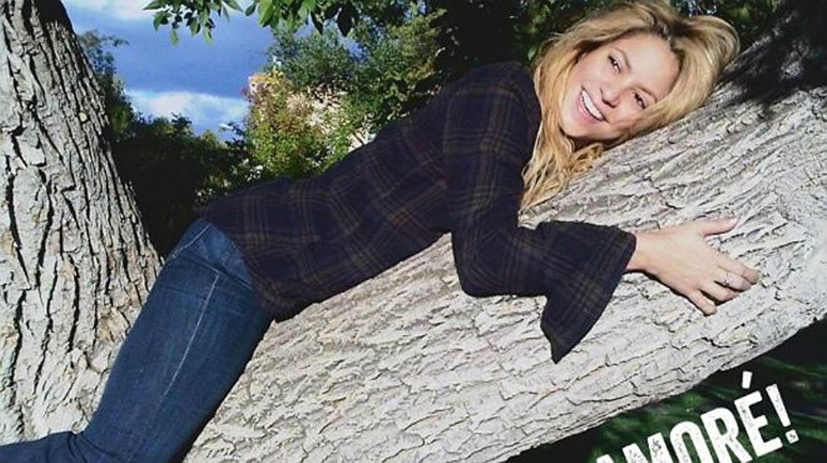 Shakira explica cómo se enamoró de Piqué en su nuevo ’single’: ’Me enamoré’.