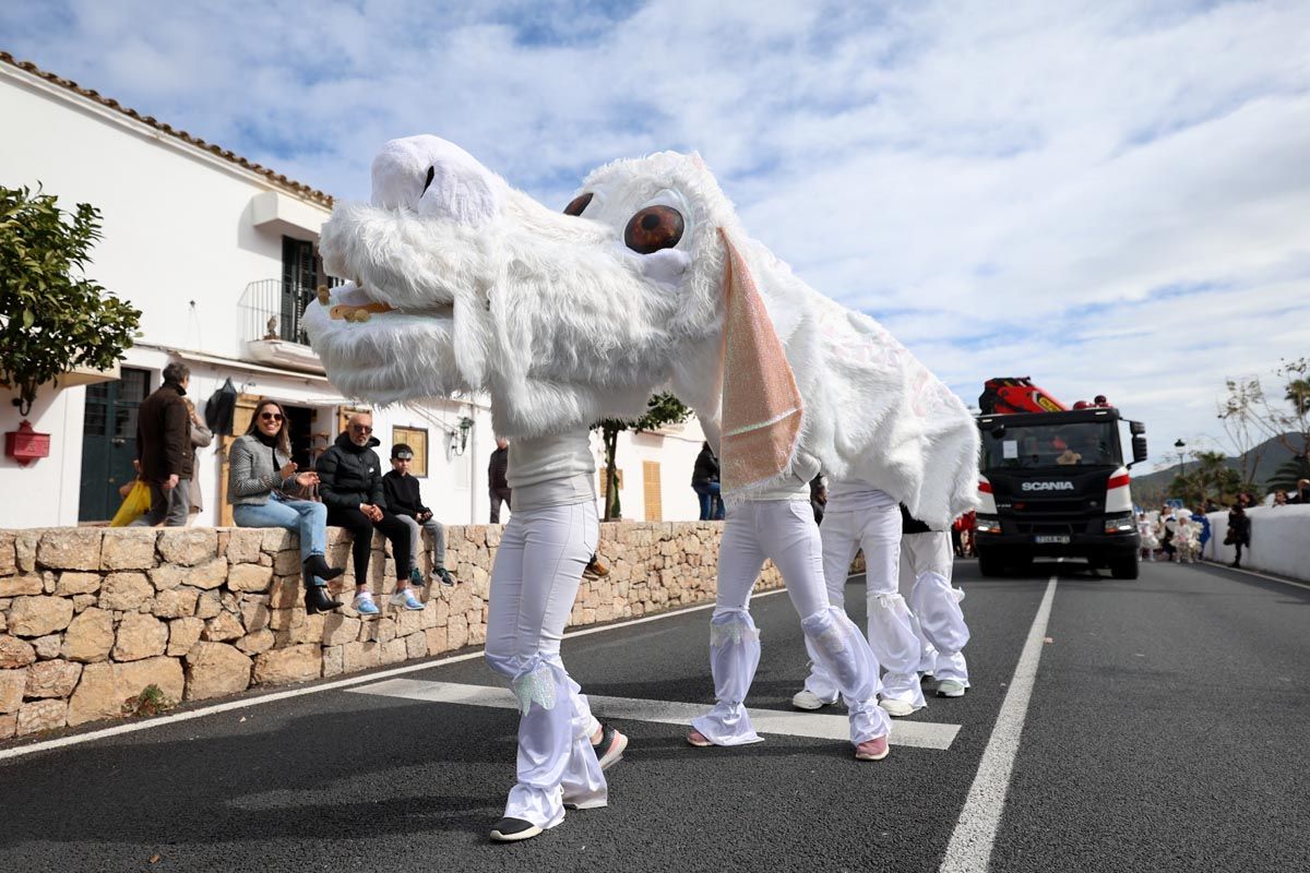 Todas las imágenes de la rúa de carnaval de Sant Josep