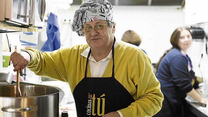 Luis Casero hace de cocinero en Vivaldi