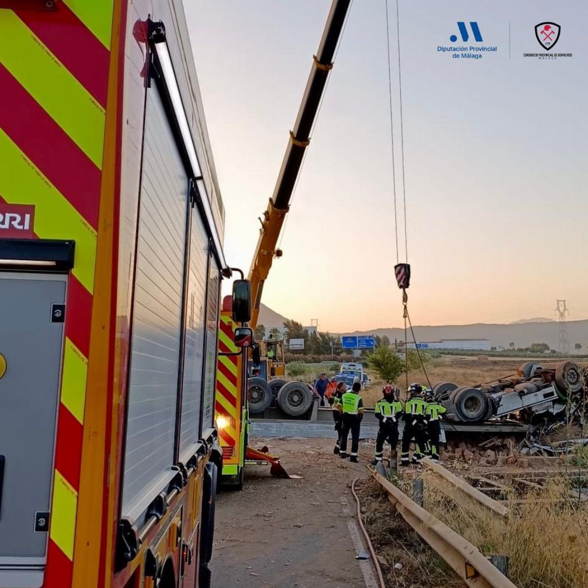 Miembros del Cosorcio provincial de Bomberos intervienen