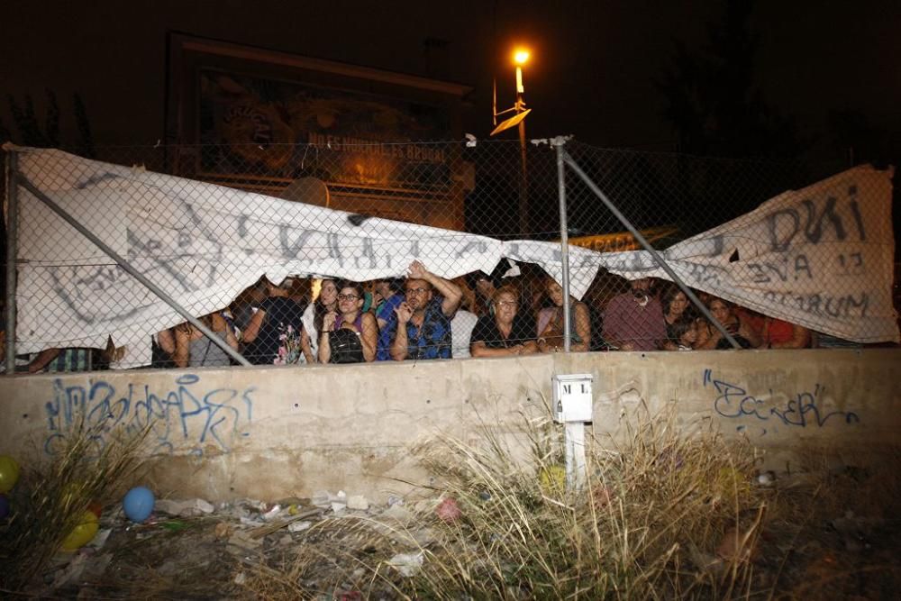 Los manifestantes protestan contra el AVE