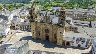 Ni Allariz, ni Combarro: este es el pueblo medieval que tienes que visitar en Galicia