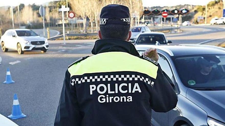 Un control de trànsit de la Policia de Girona, al gener.
