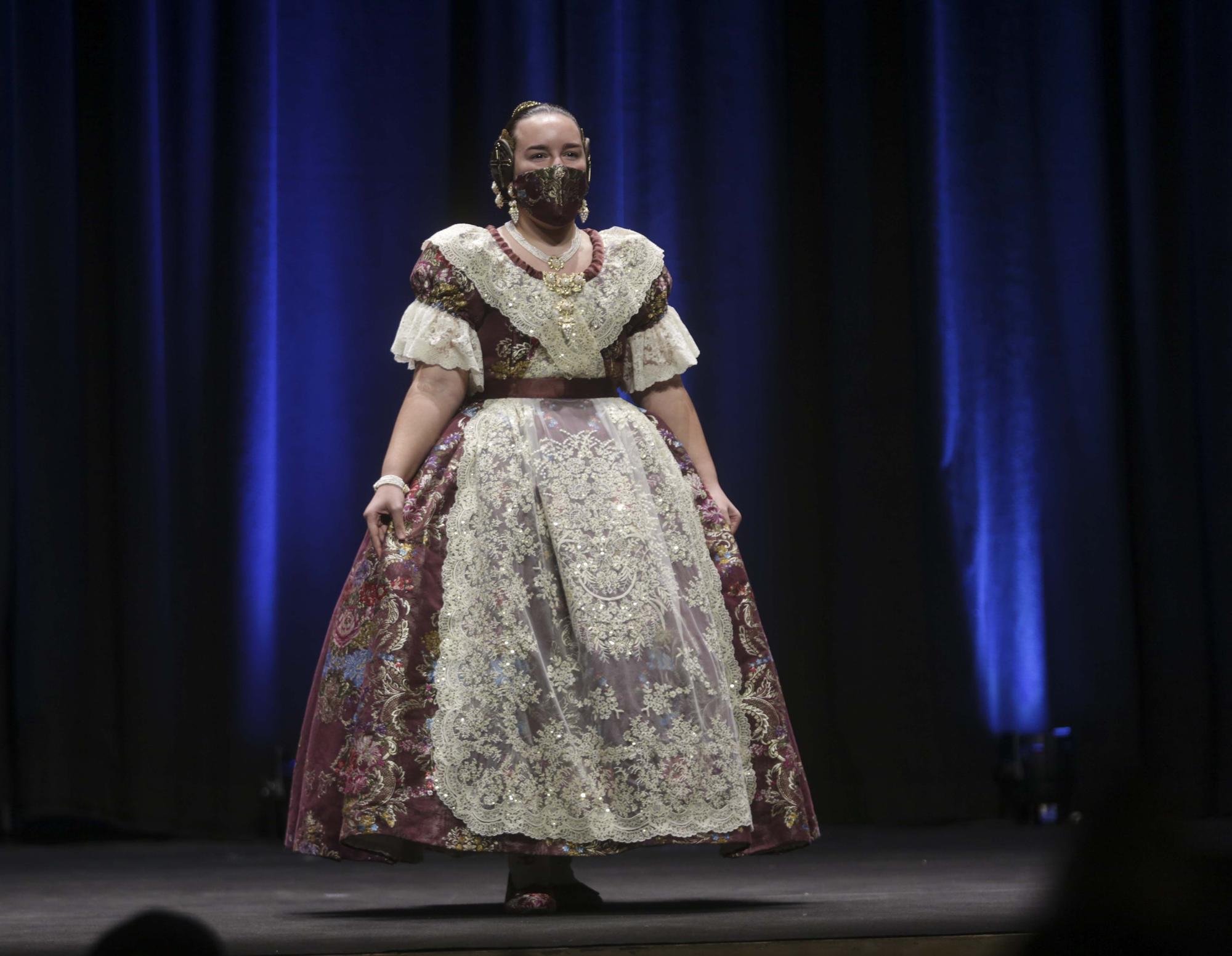 Tercer desfile de indumentaria tradicional Fallas Unesco (Tanda I)