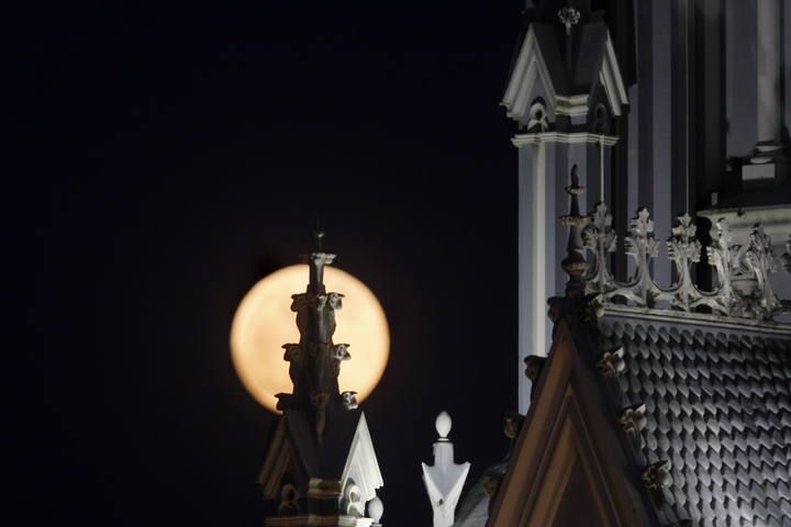 Superluna y eclipse lunar