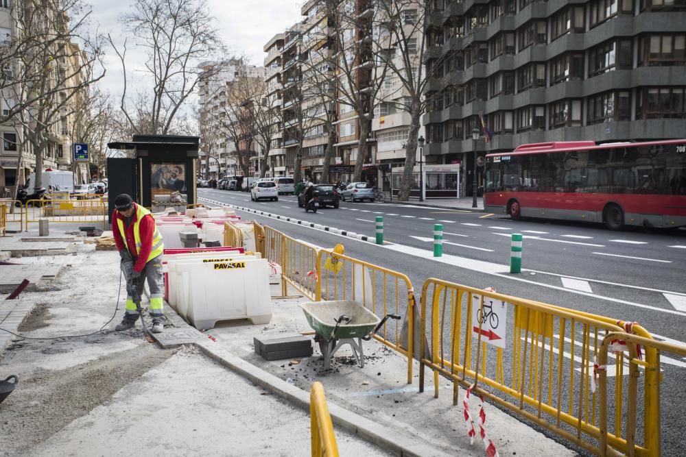 La avenida de Navarro Reverter ya tiene carril bus en ambos extremos de la calzada