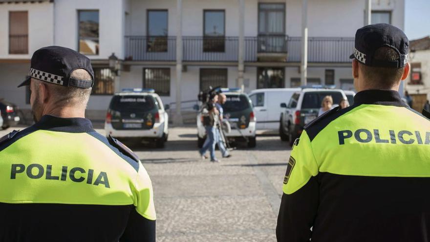 Agentes de la Policía Local en Valdemoro.